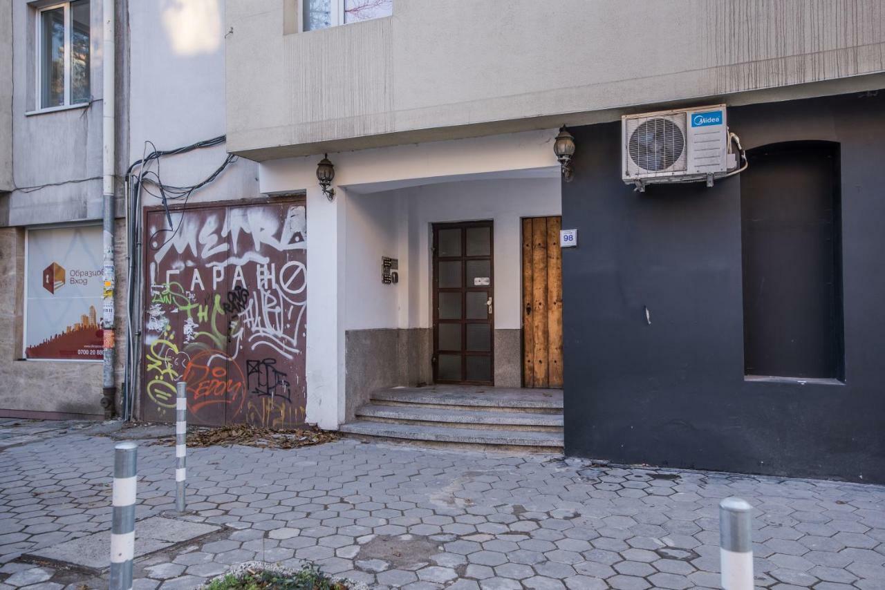 Colorful Two Bedroom Apartment Next To Serdika Center Sofie Exteriér fotografie